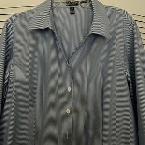 Jones 2X women’s blue striped button down. Non-iron.